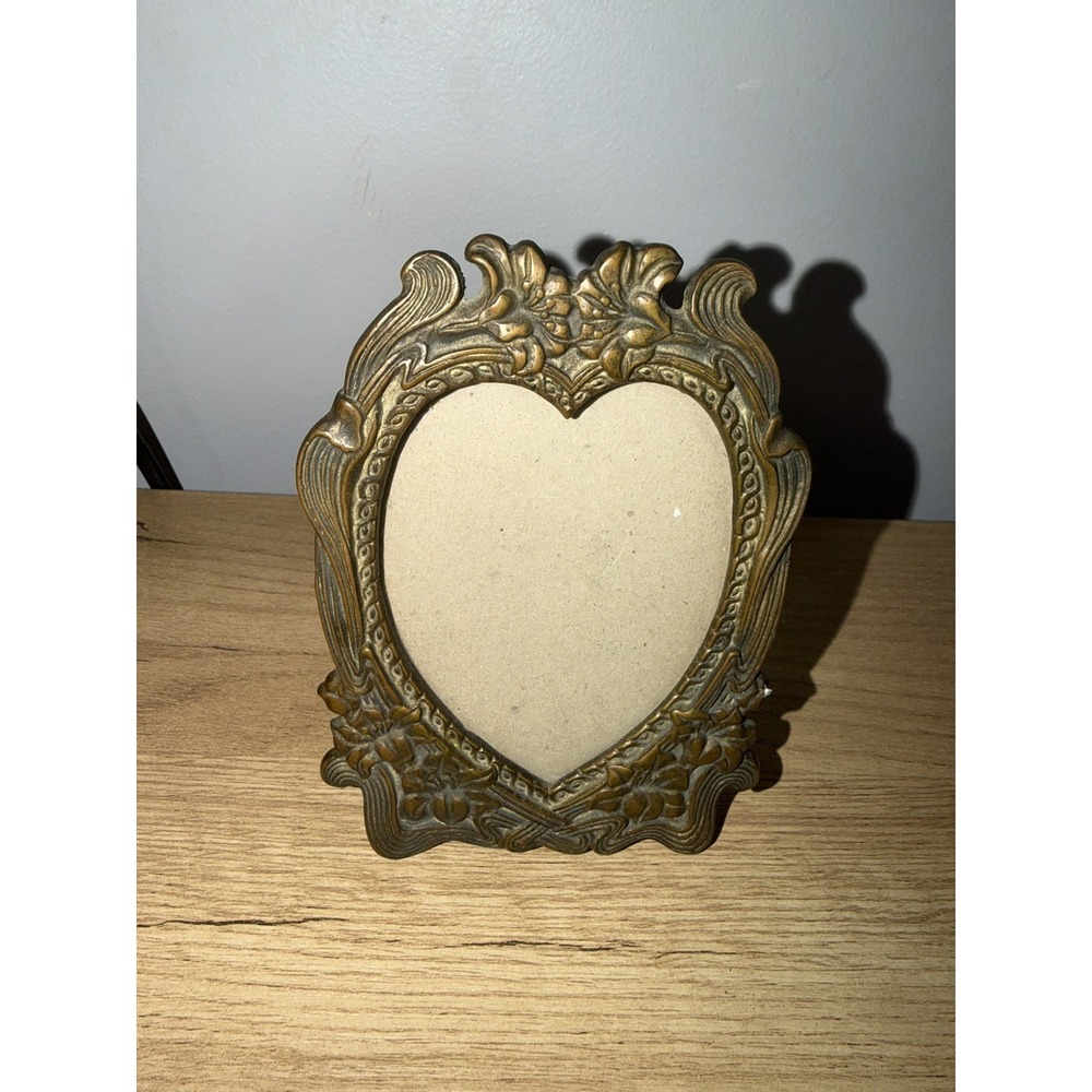 Vtg Art Noveau floral heart shaped brass picture frame by Silvestri